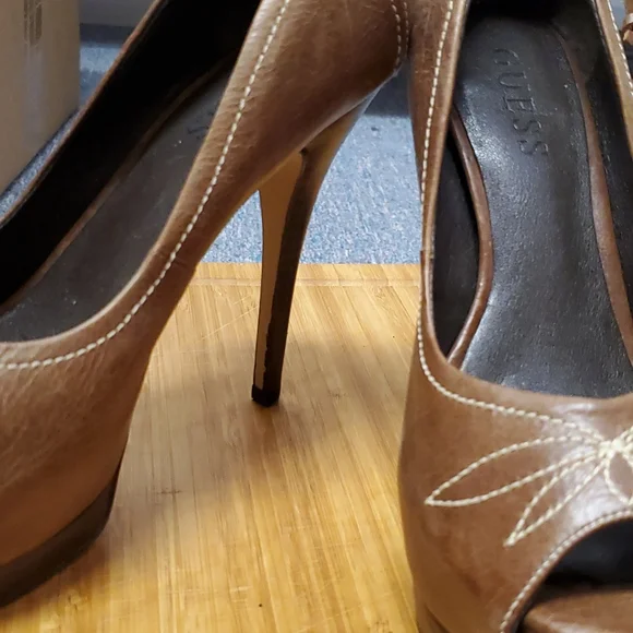 High heels - Picture 2 of 3